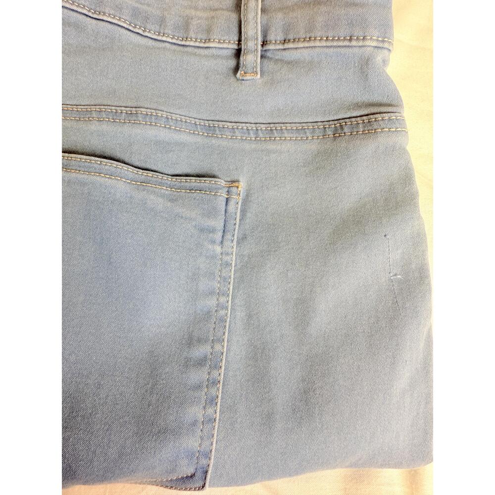 NWT SimplyBe Womens Light Wash 5 Pocket Flared Classic Jeans US 28 -Flaws - Picture 12 of 16